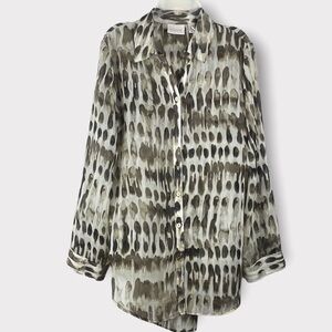 Chico’s size 1 (Size Med) Brown and Beige Gold button Roll Tab sleeve Top